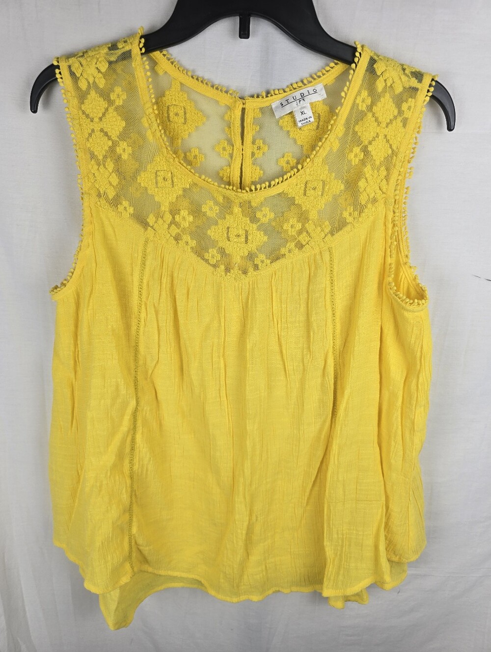 Studio JPR Vivirant Yellow Lace Yoke Sleeveless Summer Shirt Sz XL